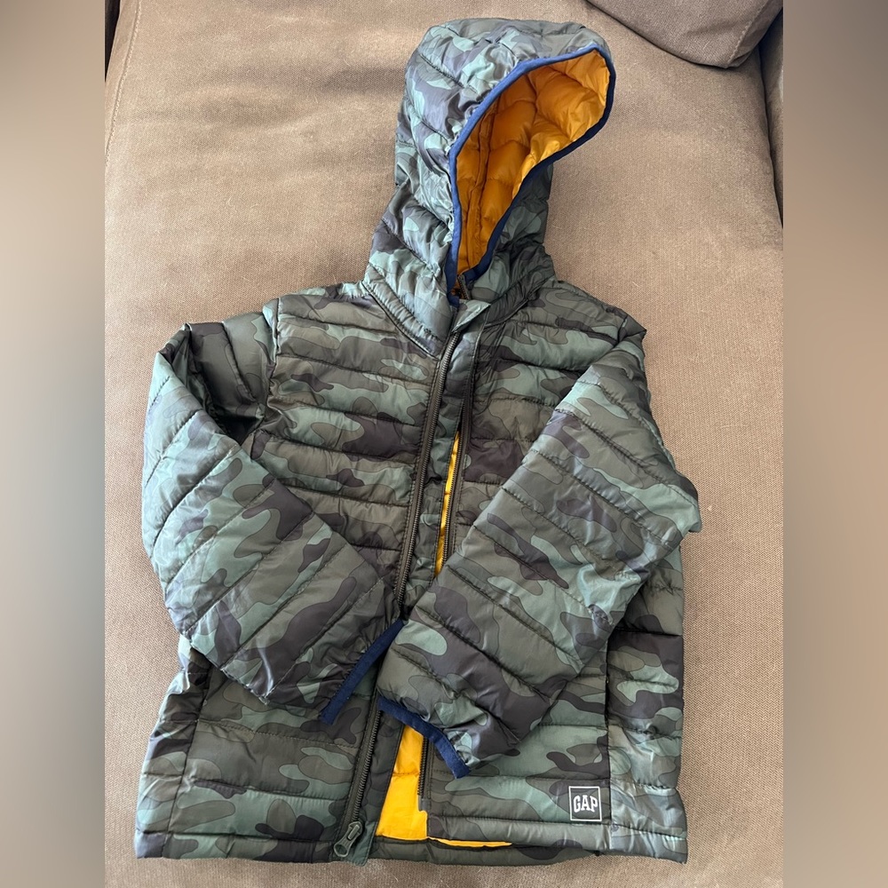 gap kids XS 4/5 lightweight puffer